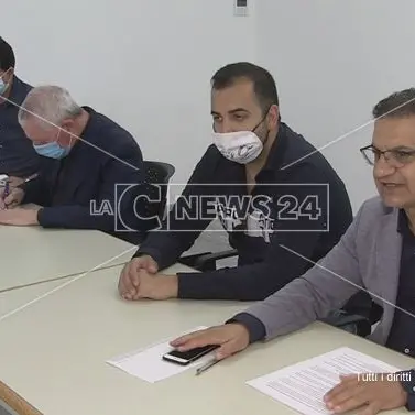 Rende, pressing dell'opposizione sul Parco acquatico: «Troppi lati oscuri»