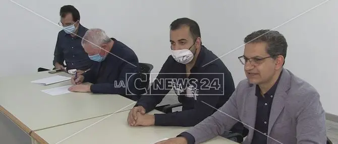 Rende, pressing dell'opposizione sul Parco acquatico: «Troppi lati oscuri»