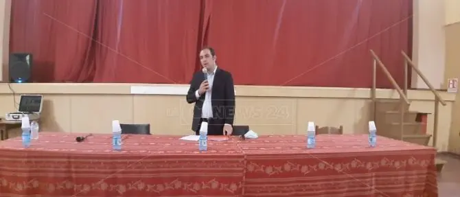 Maida, atti falsi per ottenere fondi pubblici: indagato il sindaco Paone