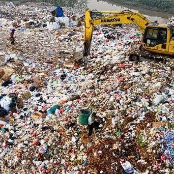 Caos rifiuti, a Castrovillari sindaco e cittadini sbarrano l'ingresso della discarica