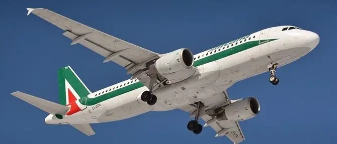 Aeroporto Reggio Calabria, da settembre Alitalia raddoppia i voli su Roma