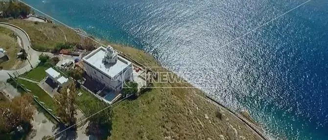 Turismo, un percorso alla scoperta dei fari lungo le coste calabresi