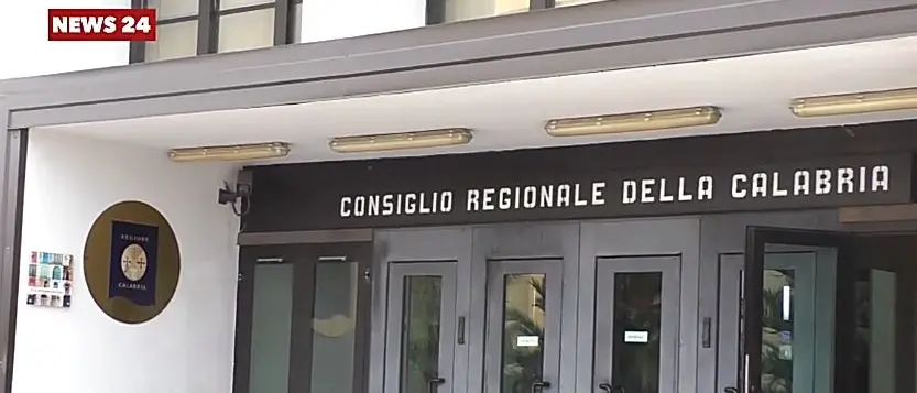Commissioni permanenti, il centrosinistra a Tallini: «Bene il passo indietro»