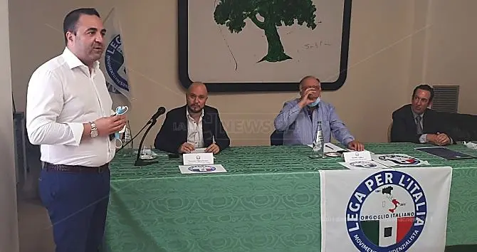 Cannizzaro alla presentazione di Lega Italia, partito “desalvinizzato”: schiaffo a Matteo