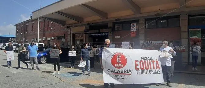 Alta velocità “farlocca”, la protesta arriva a Lamezia: «Non siamo cittadini di Serie B»