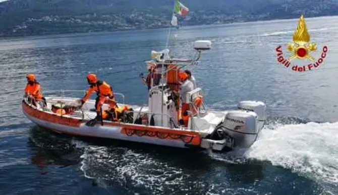 San Ferdinando, segnalato cadavere in mare: ricerche in corso