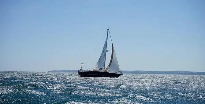 Cirò Marina, gita gratis in barca a vela per i medici e gli infermieri anti-Covid