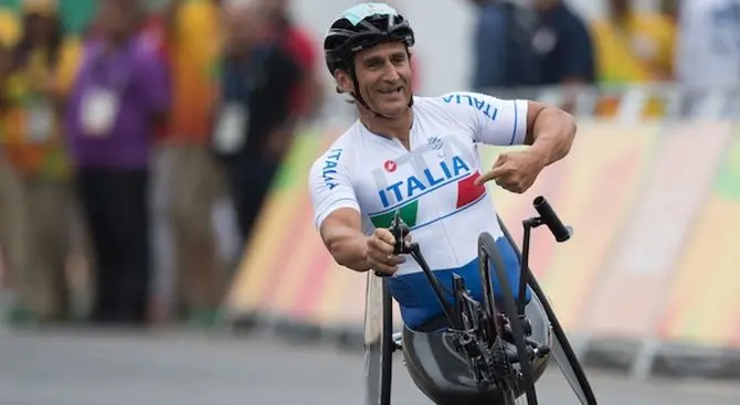 Zanardi è stabile ma i medici riaccendono la speranza: «Siamo fiduciosi»