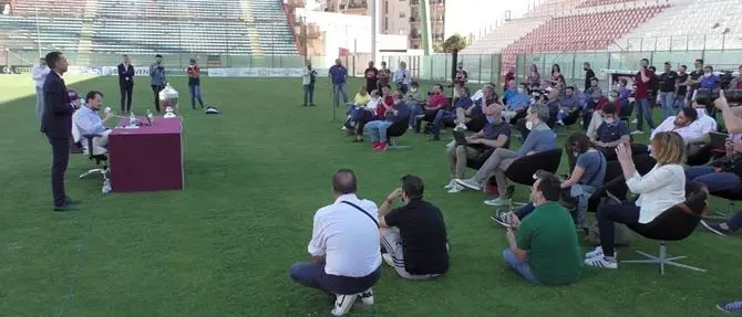 Reggina, parla Gallo: «Serie B dedicata ai reggini». Ufficializzato Menez