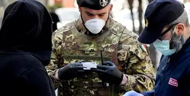 Controllo movida, a Cosenza l'esercito schierato in strada insieme alla polizia