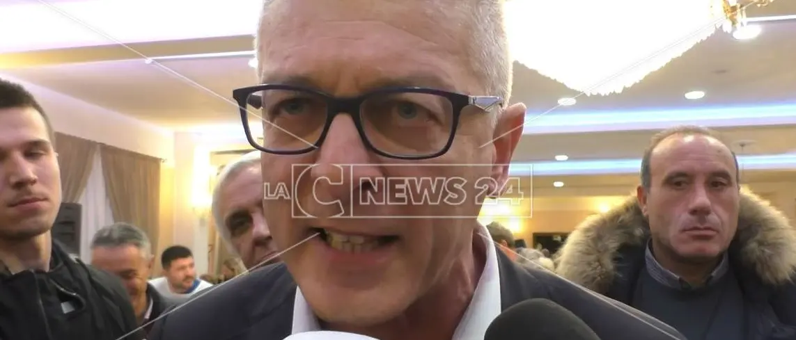 Comune di Cosenza, interrogazione di Morra: «Ispettori vedano bilancio»