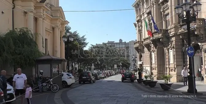 Catanzaro, centro storico nuovamente isola pedonale: i commercianti si dividono