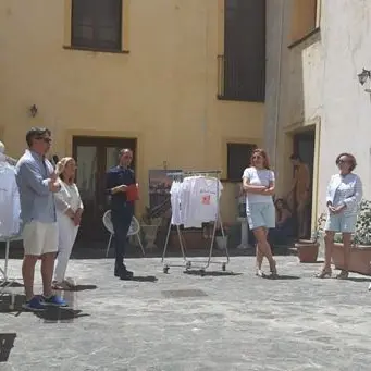 La moda abbraccia l’arte nella nuova collezione della stilista Elena Vera Stella