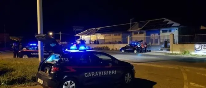 Luzzi, assalto alle poste: ladri fanno esplodere la parete e rubano lo sportello bancomat