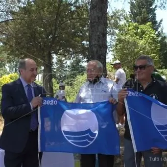 Soverato, cerimonia di consegna delle bandiere blu agli stabilimenti balneari