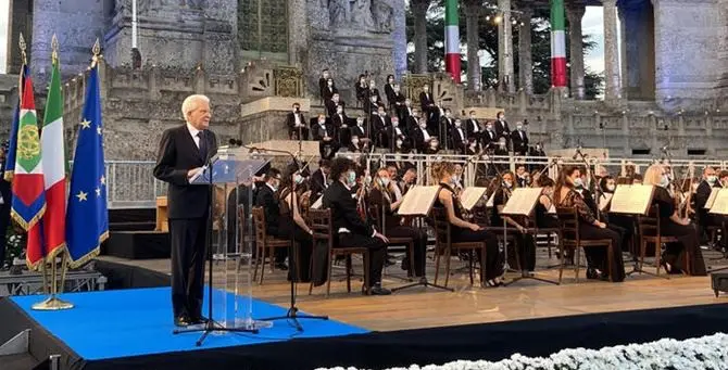 Mattarella a Bergamo: «Qui c'è l'Italia che ha pianto e che è stata ferita»