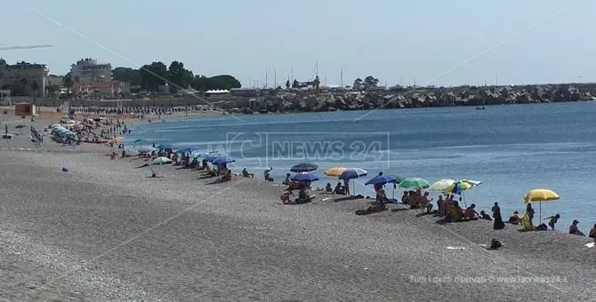 Primo week-end da bollino rosso e spiagge prese d'assalto in Calabria