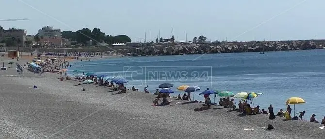 Primo week-end da bollino rosso e spiagge prese d'assalto in Calabria