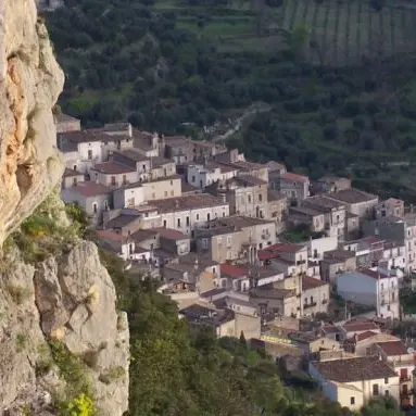 Civita, una nuova guida turistica per promuovere il paese delle rocce