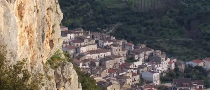 Civita, una nuova guida turistica per promuovere il paese delle rocce