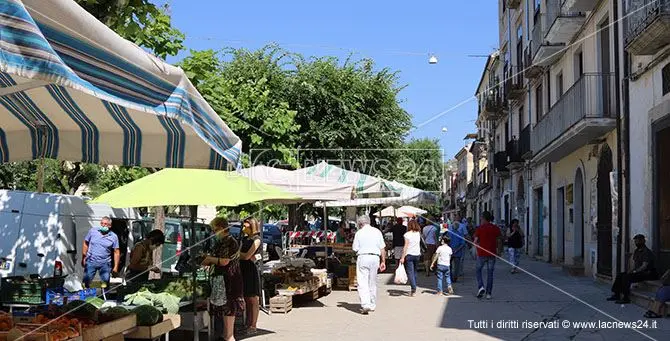 Castrovillari, lo storico mercato ortofrutticolo riapre dopo il lockdown