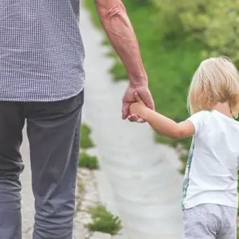 Bonus baby sitter anche ai nonni, il ministro Bonetti: «Proteggiamoli»