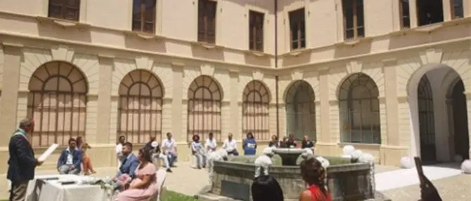 Castrovillari, il primo Sì dopo il lockdown nel chiostro del Comune