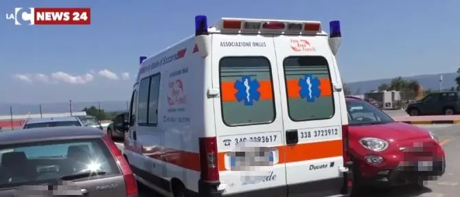 Donna con profondi tagli alla gola, era stata scarcerata giorni fa da Castrovillari