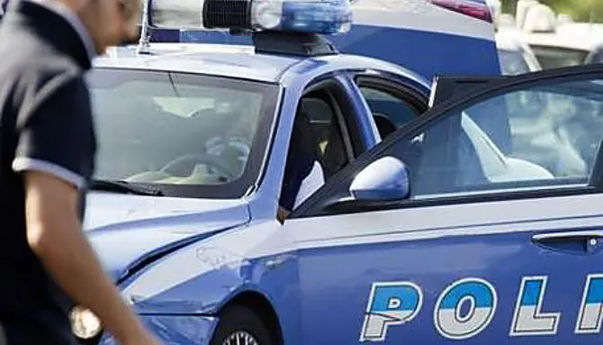 Palmi, aggredisce la fidanzata in strada: giovane arrestato dalla polizia