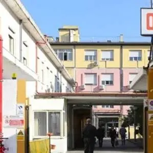 Ha dolori lancinanti, l'ospedale di Vibo la rassicura: perde la figlia il giorno dopo