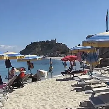 Crollo delle presenze in spiaggia, in Calabria a giugno il 55 per cento in meno