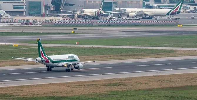 Alitalia torna a volare in Calabria, riprendono i voli da Reggio e Lamezia