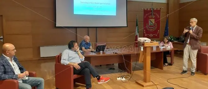 Lamezia, Comune verso il blocco del 5G e sulla discarica la maggioranza si spacca