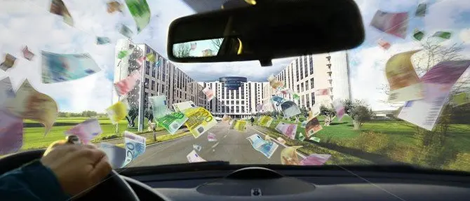 Regione, portaborse in smart working: pagati per stare a casa ma costano 13 milioni nel 2020