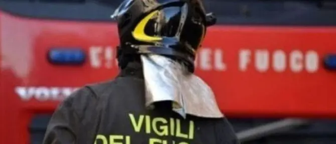 Vibo Valentia, ancora fiamme nella notte: incendiate due auto