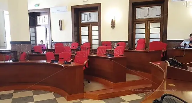 Vibo e il caso Lo Bianco: l’imbarazzo (e l’inadeguatezza) della politica