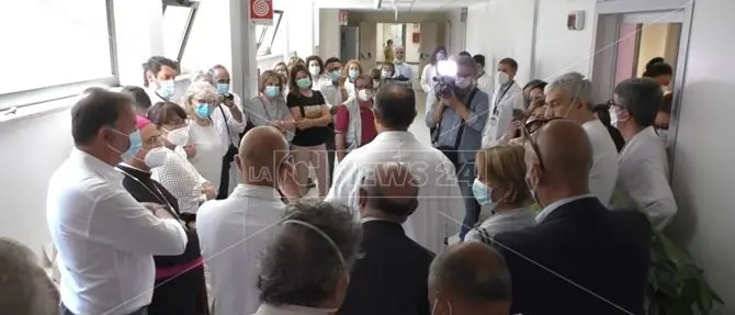 Tumore al seno, al Pugliese di Catanzaro donato un mammografo per la diagnosi precoce