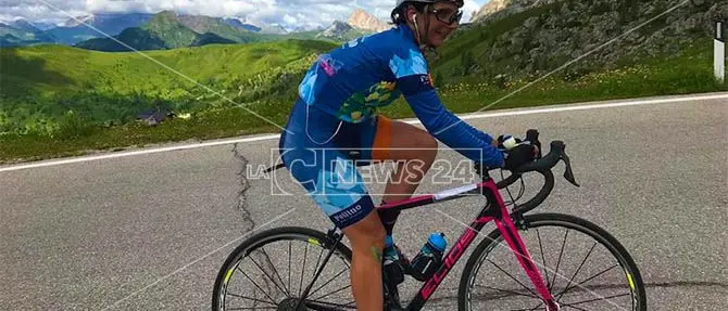 Ciclismo, la calabrese Lucia Minervino si consacra regina delle Dolomiti