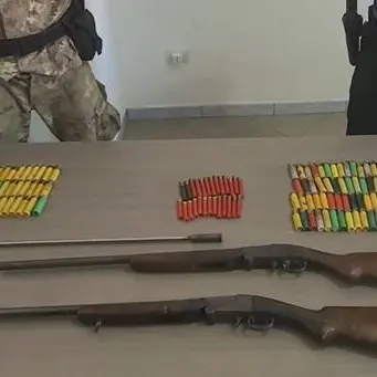 Armi clandestine e munizioni nascoste tra le rocce: nuovo sequestro nella Locride