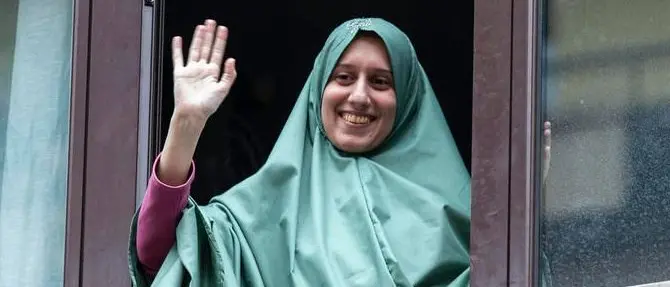 Silvia Romano si racconta: «Ero disperata e vivevo nella paura. Il velo? Simbolo di libertà»