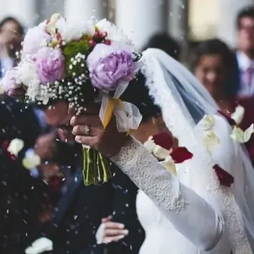 «Ridateci la libertà di festeggiare»: protesta imprese matrimoni a Roma