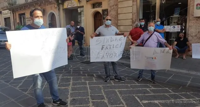 Stop a fiere e sagre, a Vibo ambulanti sul piede di guerra: «Vogliamo lavorare»