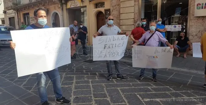 Stop a fiere e sagre, a Vibo ambulanti sul piede di guerra: «Vogliamo lavorare»