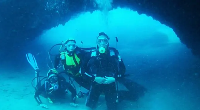 Viaggio tra le straordinarie bellezze dei fondali di Briatico e Zambrone: foto e video