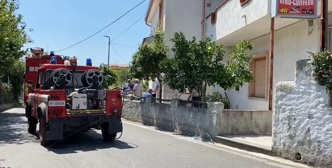 Paura a Catanzaro per l'esplosione di una bombola, una persona ferita