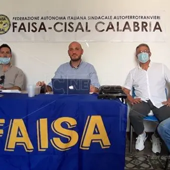 Aspettano da 4 mesi la cassa integrazione, il dramma degli autisti calabresi