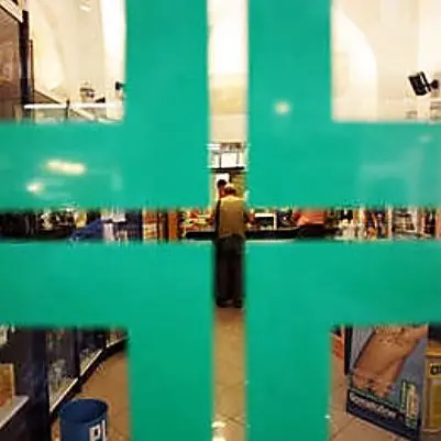 Carenze igieniche nel laboratorio di una farmacia vibonese: una denuncia