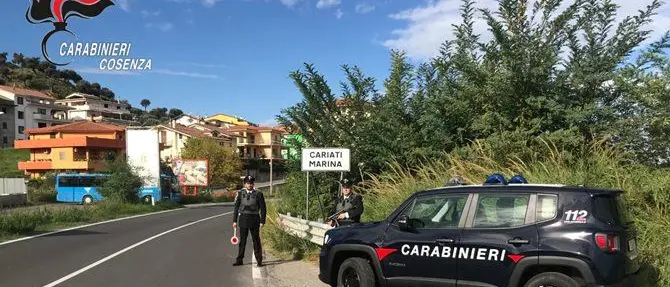 Droga spacciata davanti scuola e venduta a ragazzini: due arresti nel Cosentino