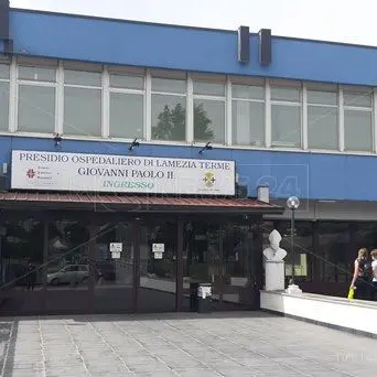 Si assentava senza motivo, sospeso un impiegato dell'ospedale di Lamezia