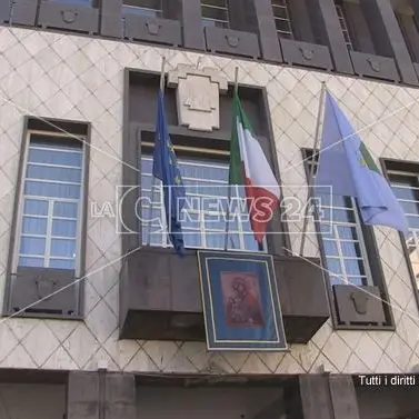 Il Comune di Cosenza e la coperta corta: spesi indebitamente anche 10 mln di fondi vincolati